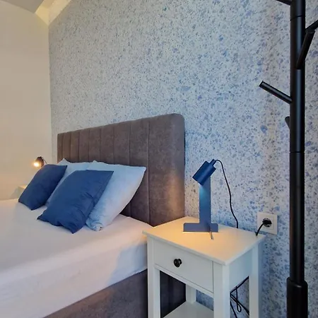 геновева Apartman *