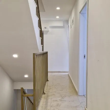 геновева * Kiten